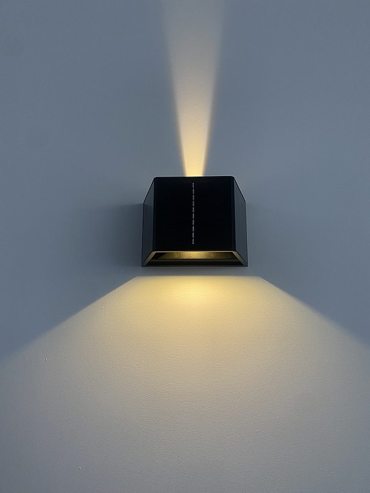 Applique solaire ajustable